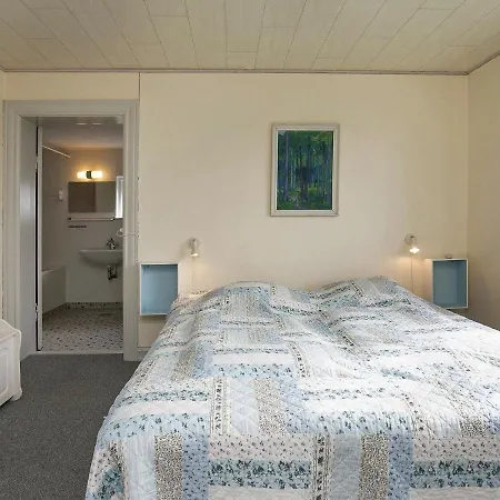14 Person Holiday In R Sk Bing 펜션 Ærøskøbing